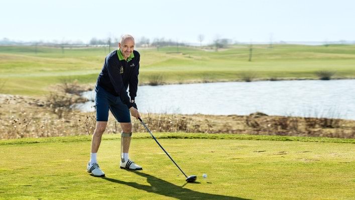 Christian Neureuther mit der Agilium Freestep 2.0 auf dem Golfplatz