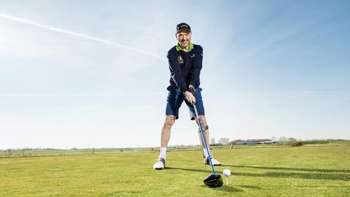 Christian Neureuther mit der Agilium Freestep 2.0 auf dem Golfplatz